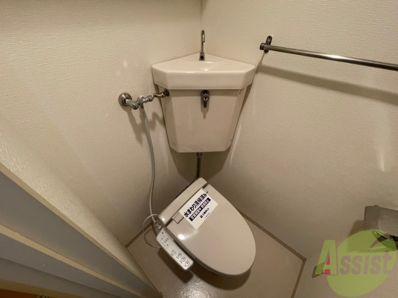 トイレ　こちらはトイレです。清潔感があり、安心して使用できます。