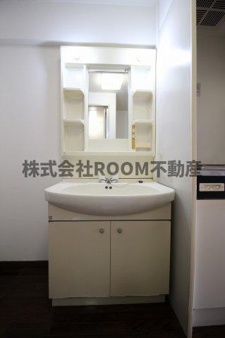 洗面設備　朝の身支度には欠かせない独立洗面化粧台