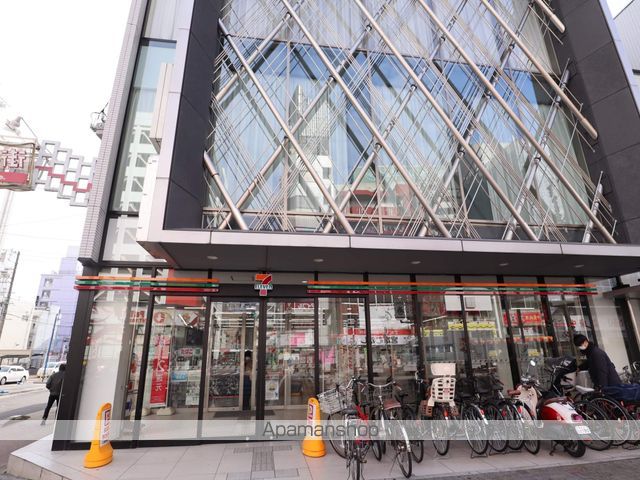 コンビニ　セブンイレブン（コンビニ）まで357m