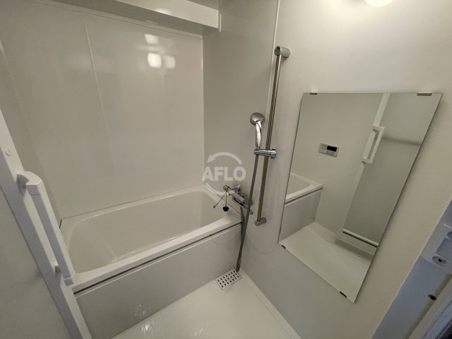 バス・シャワールーム　テン・フォーティー　浴室