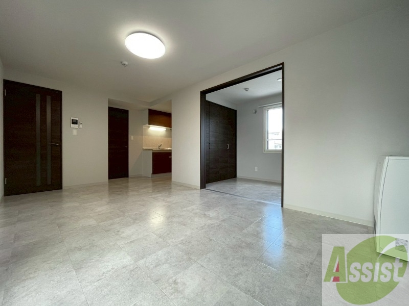 居室・リビング　広々としたリビングですね。使い勝手がよさそうですね！