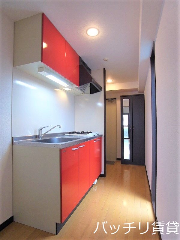 キッチン　画像は別号室タイプの為、現状を優先致します。