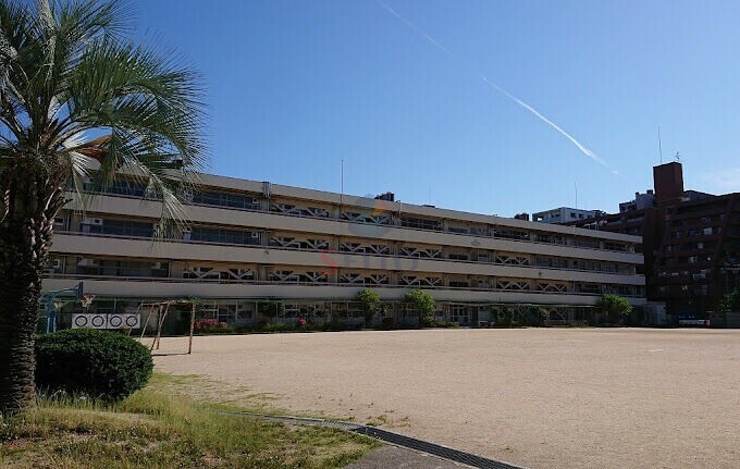 小学校　豊津第二小学校（小学校）まで865m