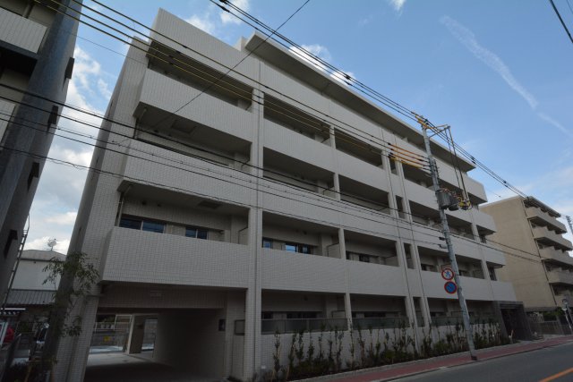 建物外観　オートロック・防犯カメラ付きで安心です！