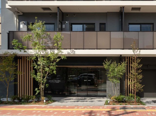 エントランス　落ち着いたエントランスです