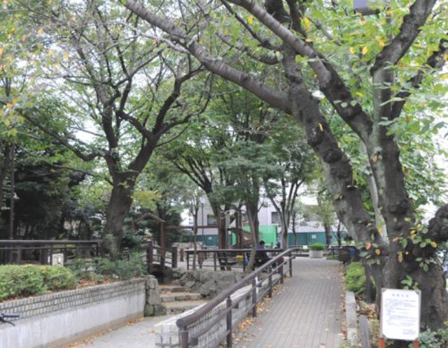 公園　中町せせらぎ緑地公園（公園）まで1862m