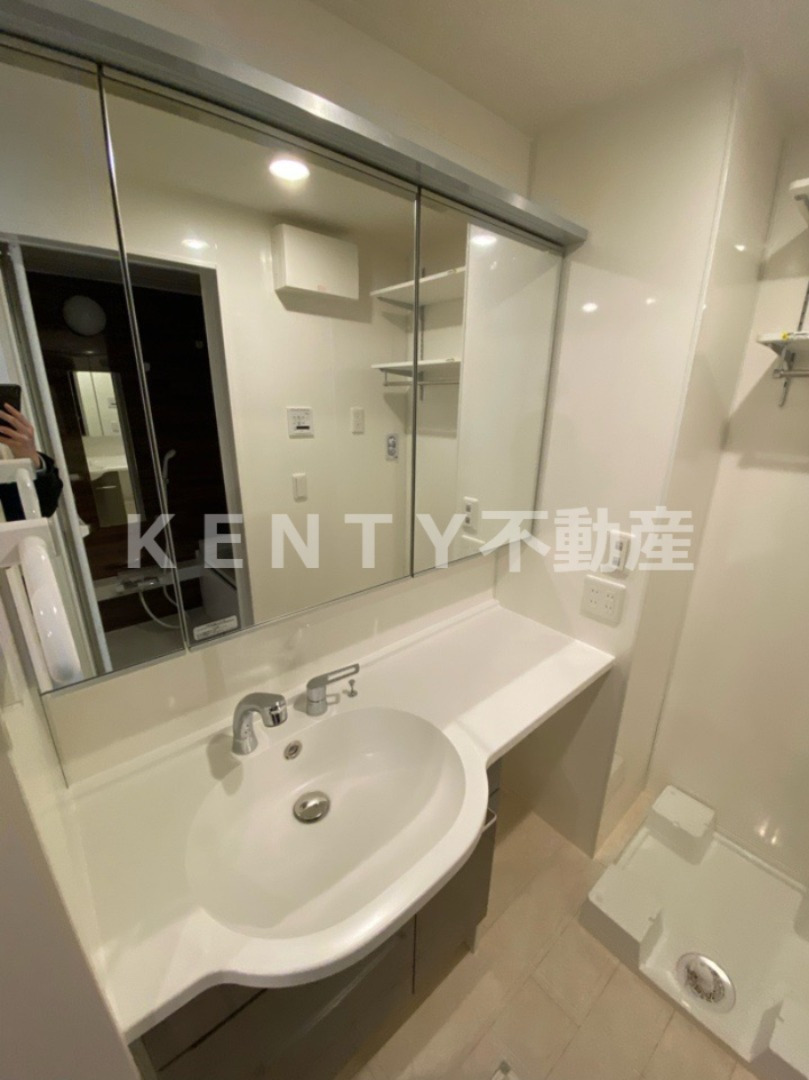 洗面設備　コンパクトで使いやすい洗面所