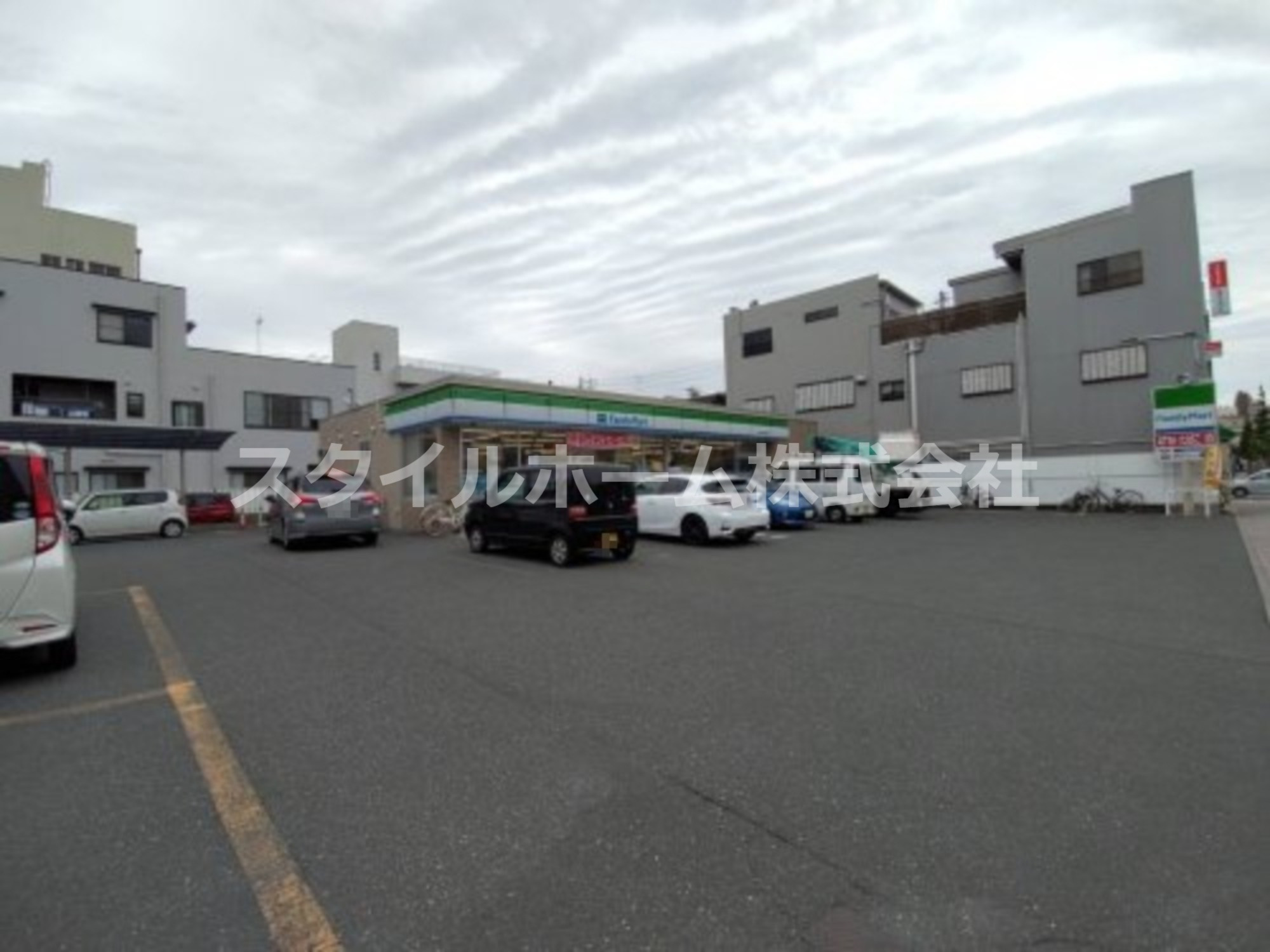 コンビニ　ファミリーマート 豊橋上伝馬町店（コンビニ）まで469m