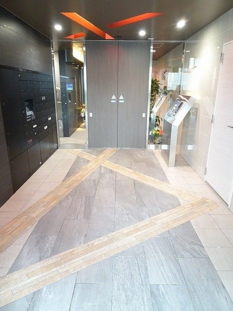 エントランス　エントランス