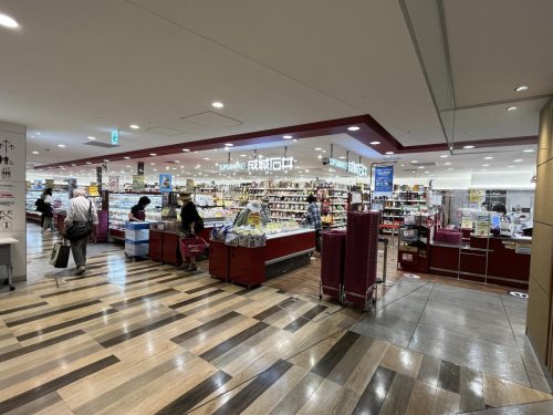 スーパー　成城石井 ペリエ千葉店（スーパー）まで466m