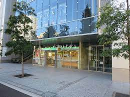 コンビニ　ファミリーマート恵比寿南三丁目店（コンビニ）まで207m