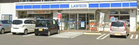 コンビニ　ローソン 富里ファミリータウン前店（コンビニ）まで266m