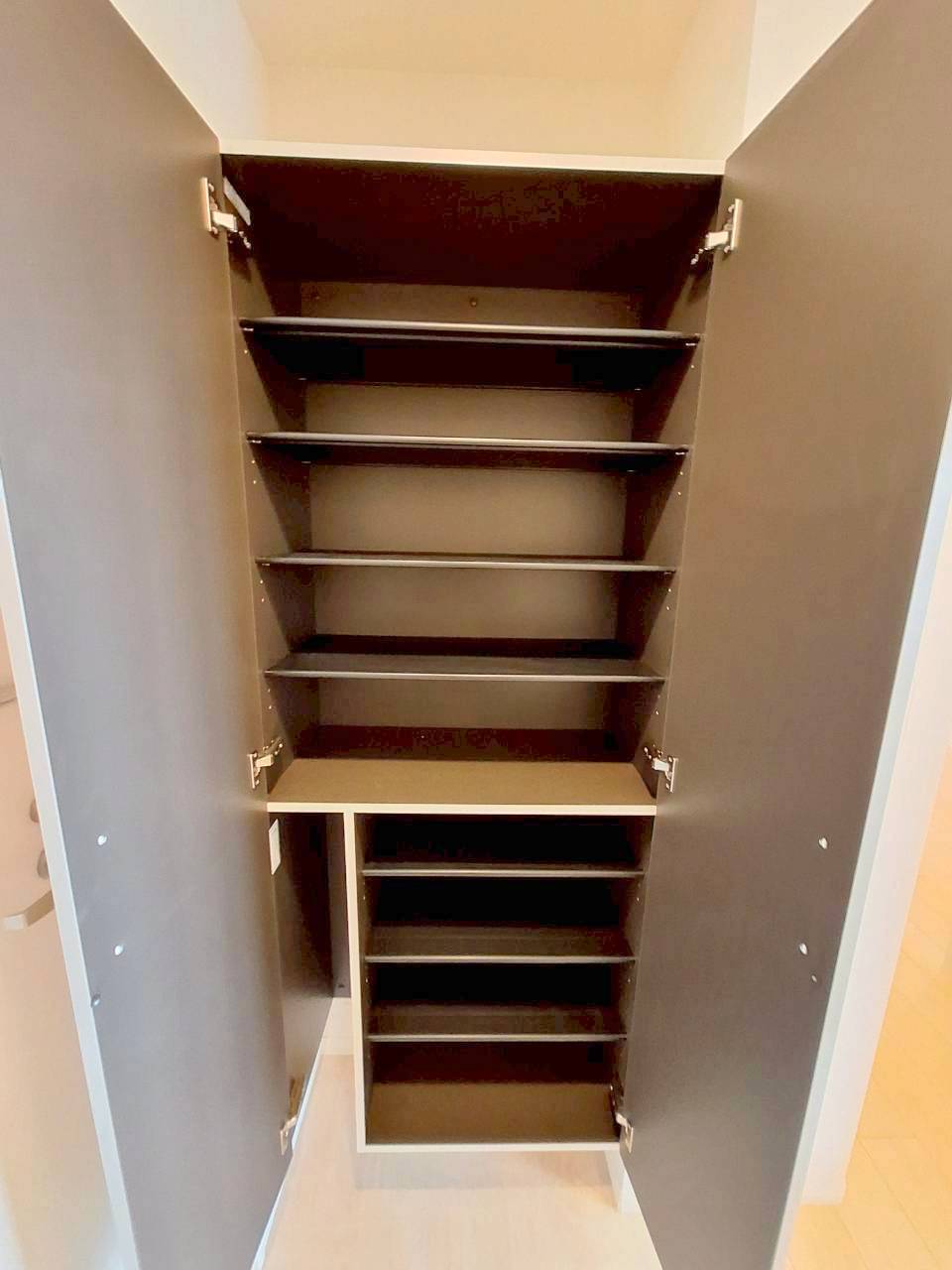 玄関　シューズボックス