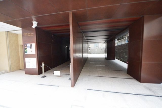 エントランス　エントランス