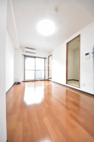 居室・リビング　ルミエール難波　リビング