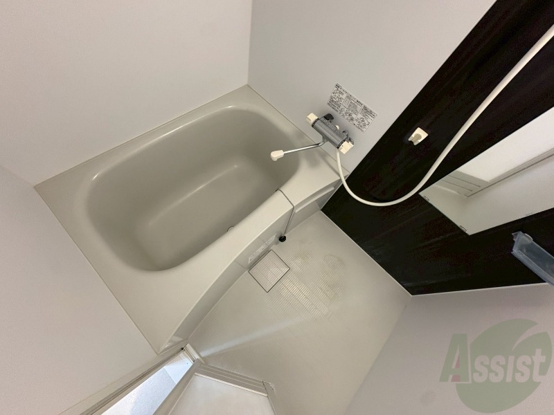 バス・シャワールーム　お風呂になります。一日の疲れを癒してくださいね。