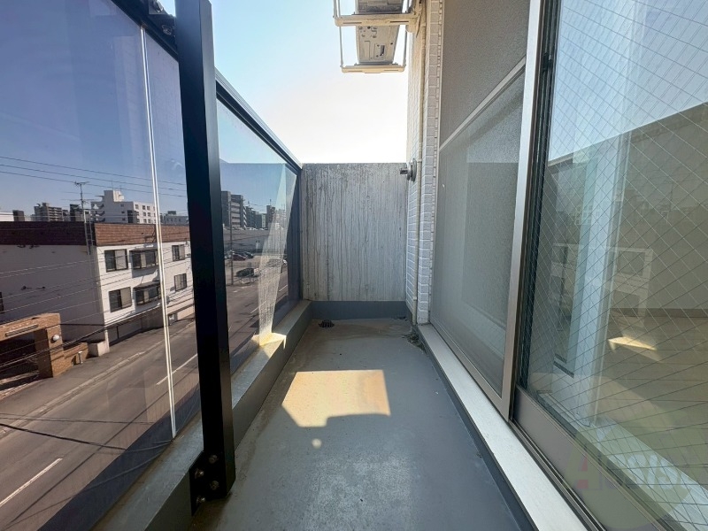 バルコニー　バルコニーです。洗濯物を干したり一息ついたりできますね！