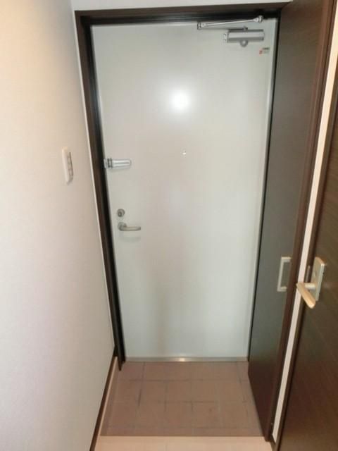 玄関　シューズボックス付。