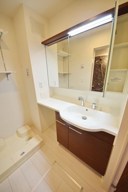 洗面設備　大型洗面台