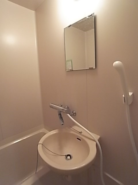 洗面設備　コンパクトで使いやすい洗面所