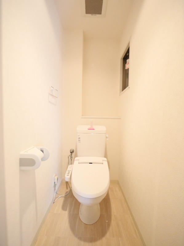 トイレ　温水洗浄便座