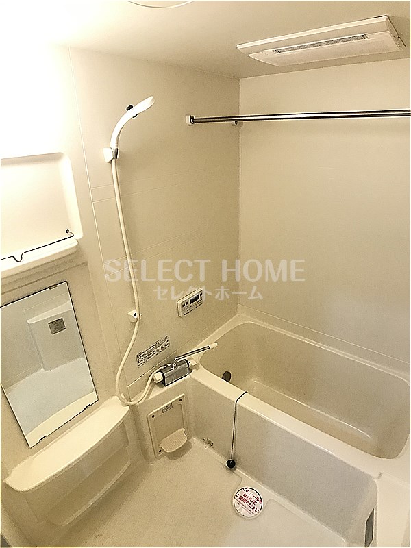 バス・シャワールーム　ゆったり過ごせるお風呂です