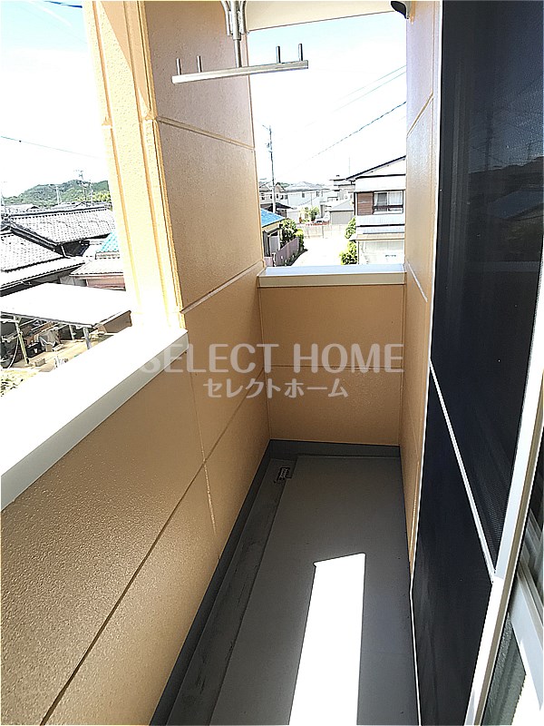 バルコニー　暖かな日差しのふりそそぐバルコニー