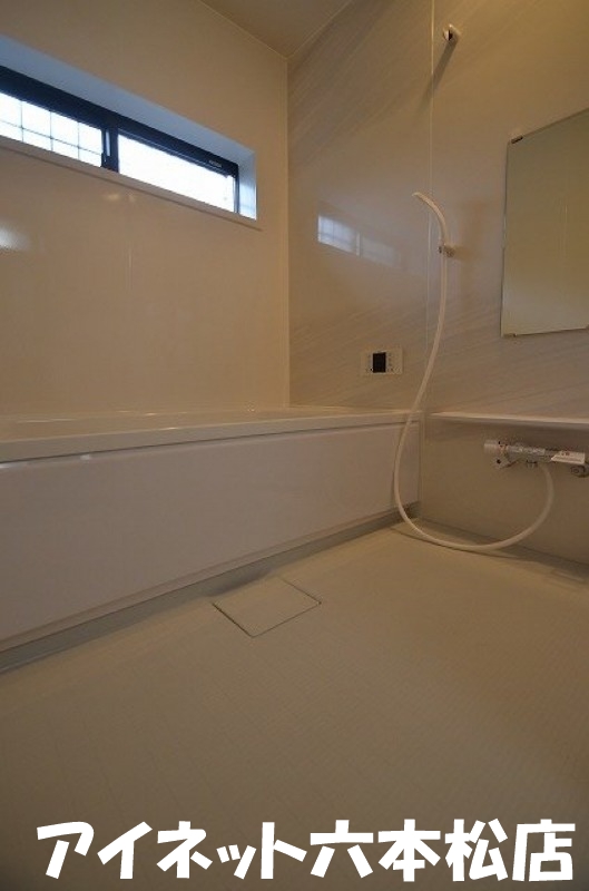 バス・シャワールーム　一日の疲れを癒してください。