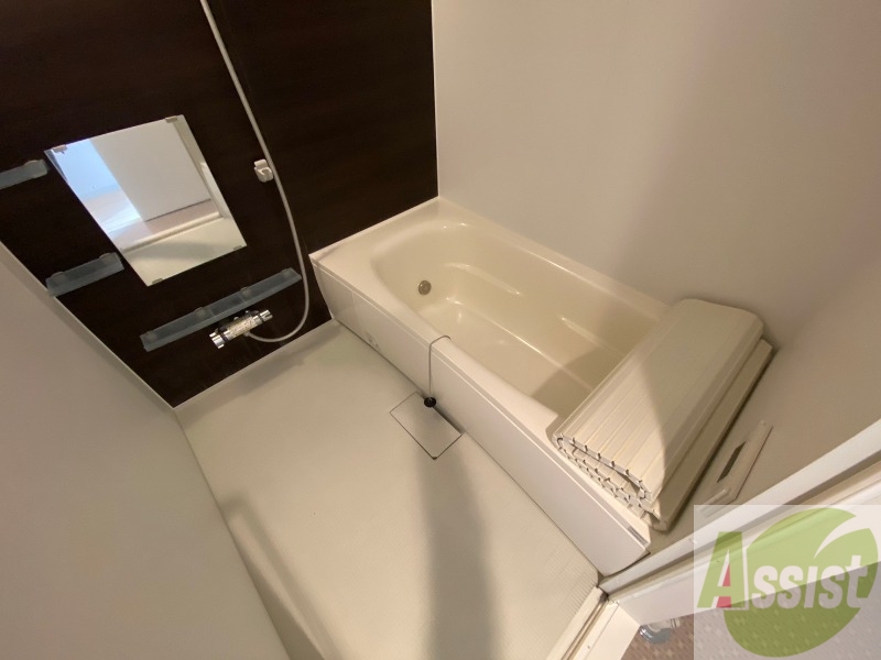 バス・シャワールーム　お風呂になります。一日の疲れを癒してくださいね。