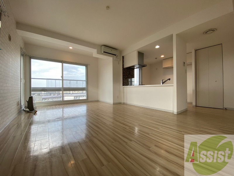 居室・リビング　広くてきれいなリビングです！快適に過ごせそうですね。