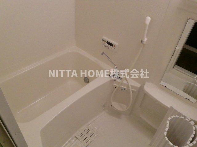 バス・シャワールーム　お風呂には追い焚き機能が付いています◎
