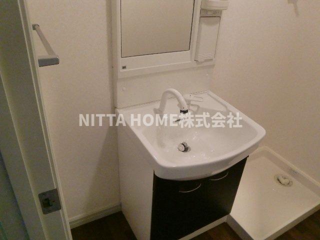 洗面設備　シャワー付き洗面台も完備☆彡