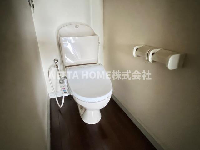 トイレ　ウォシュレットも付いています＊