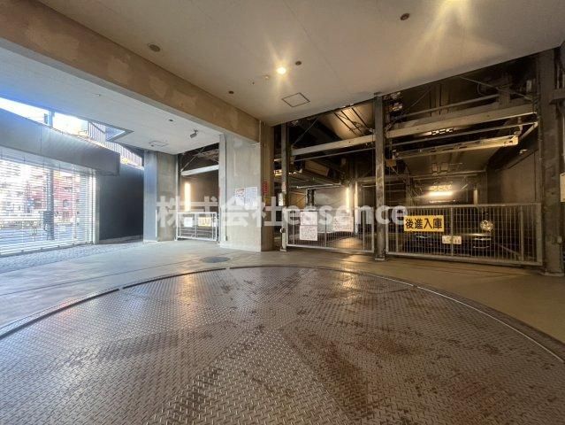 駐車場　弊社ではオンライン対応・現地対応可能です♪