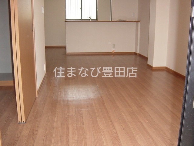 居室・リビング　同型別部屋写真