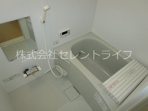 バス・シャワールーム　追い焚き機能付き浴室