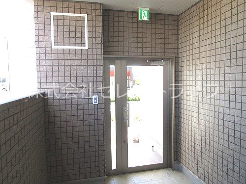 エントランス　オートロック建物内側廊下