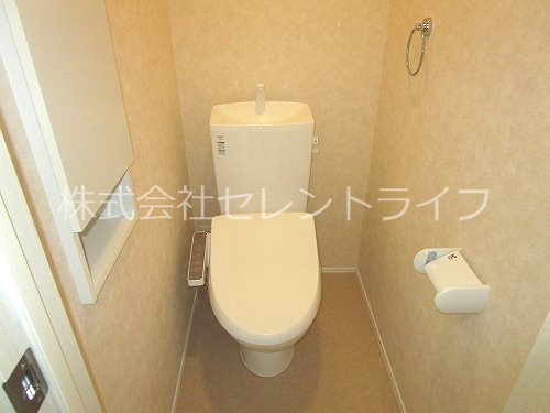 トイレ　温水洗浄便座付トイレ