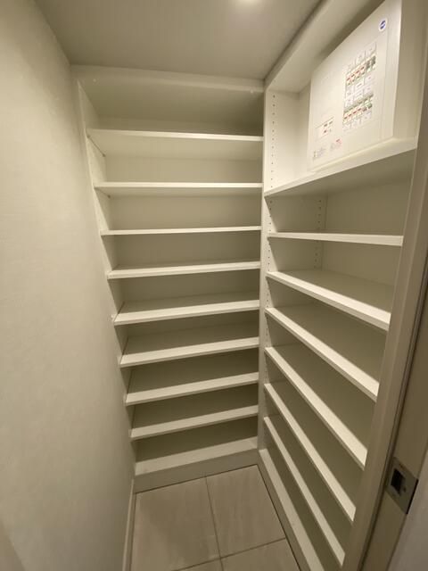 玄関　収納もある玄関です
