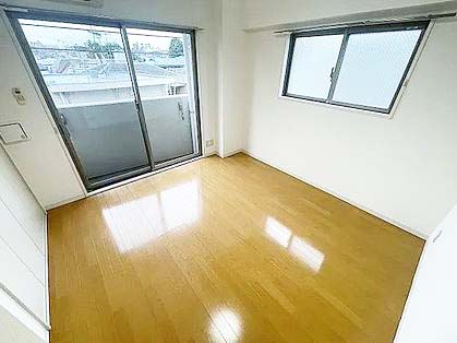 居室・リビング　★角部屋、二面採光、風通しも良好★