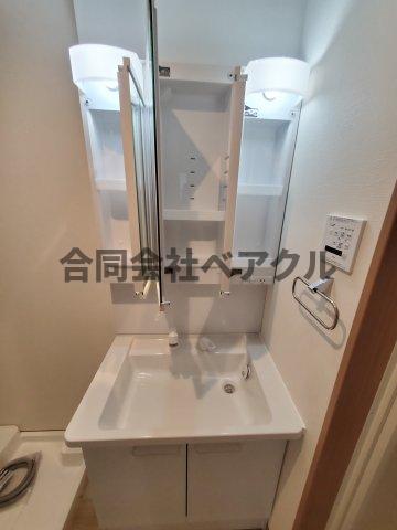 洗面設備　独立洗面台で身支度をすべて済ませてしまいましょう