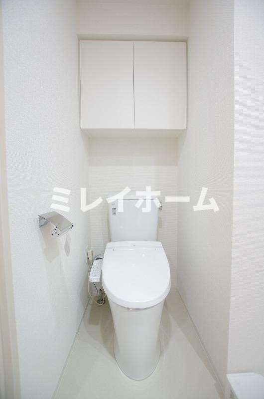 トイレ　同建物内、別のお部屋の参考写真になります。