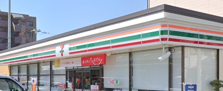 コンビニ　セブンイレブン（コンビニ）まで375m