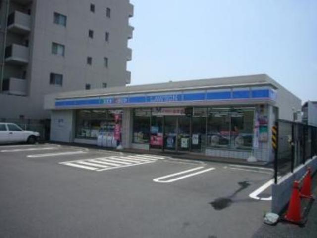 コンビニ　ローソン千住桜木一丁目店（コンビニ）まで550m