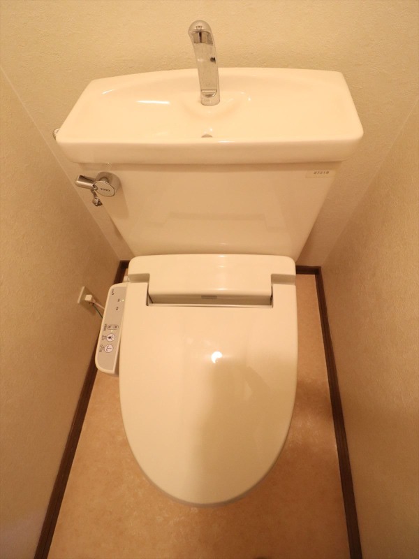 トイレ　きれいな水回りです