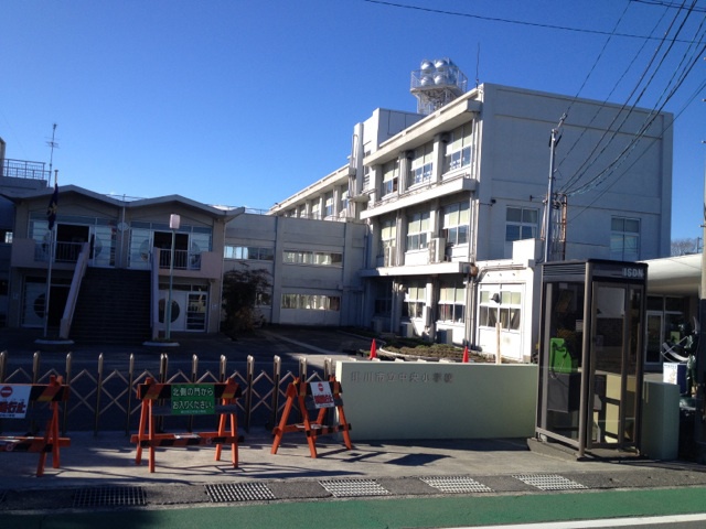 小学校　中央小（小学校）まで830m