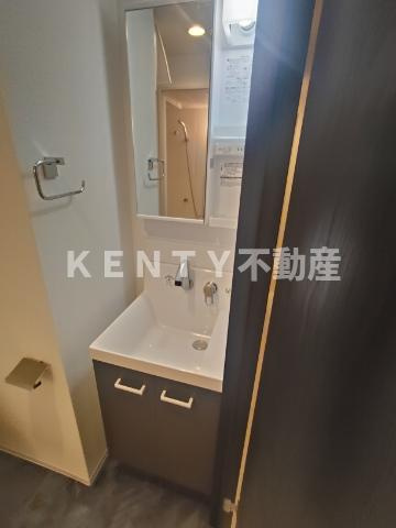 洗面設備　コンパクトで使いやすい洗面所