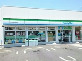 コンビニ　ファミリーマート（コンビニ）まで1020m