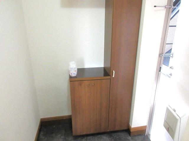 玄関　下駄箱