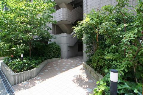 エントランス　外観写真（昼）